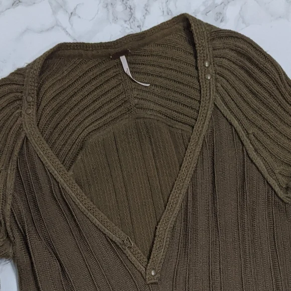 Free People Ribs and Ruffles Olive Tunic Sweater Top XS - Picture 5 of 9